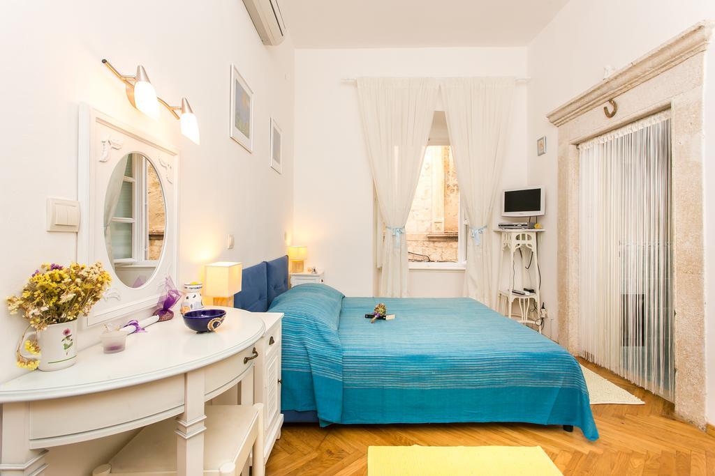 Apartments Adriana Flora Ντουμπρόβνικ Δωμάτιο φωτογραφία
